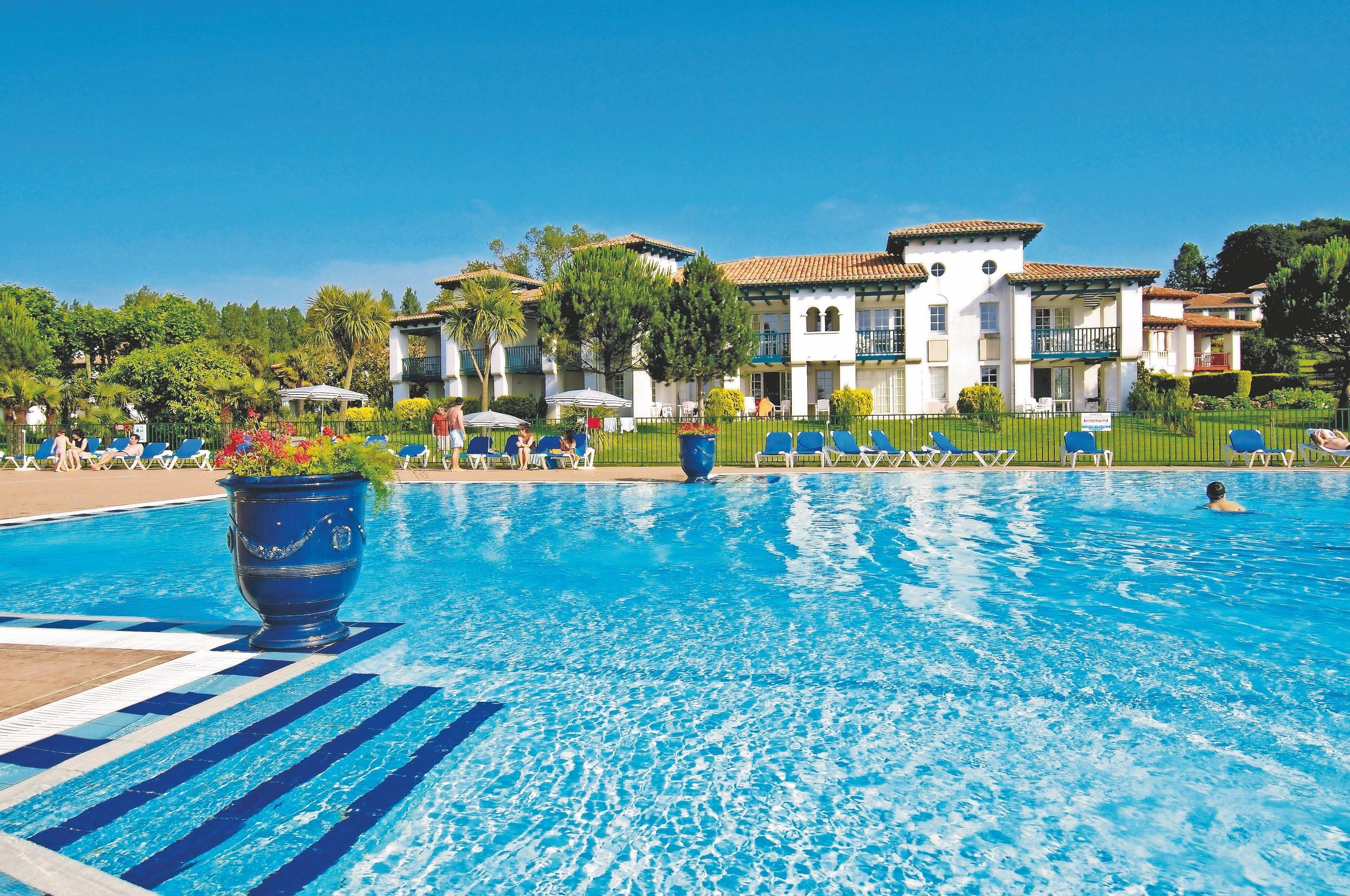 Residence Pierre & Vacances Le Domaine De Bordaberry ユリューニュ エクステリア 写真