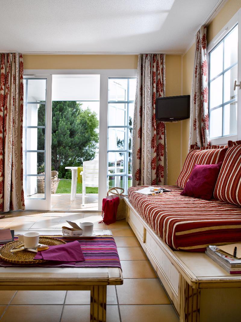 Residence Pierre & Vacances Le Domaine De Bordaberry ユリューニュ エクステリア 写真