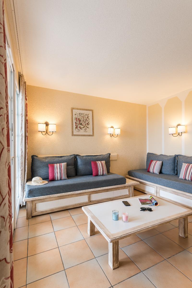 Residence Pierre & Vacances Le Domaine De Bordaberry ユリューニュ エクステリア 写真