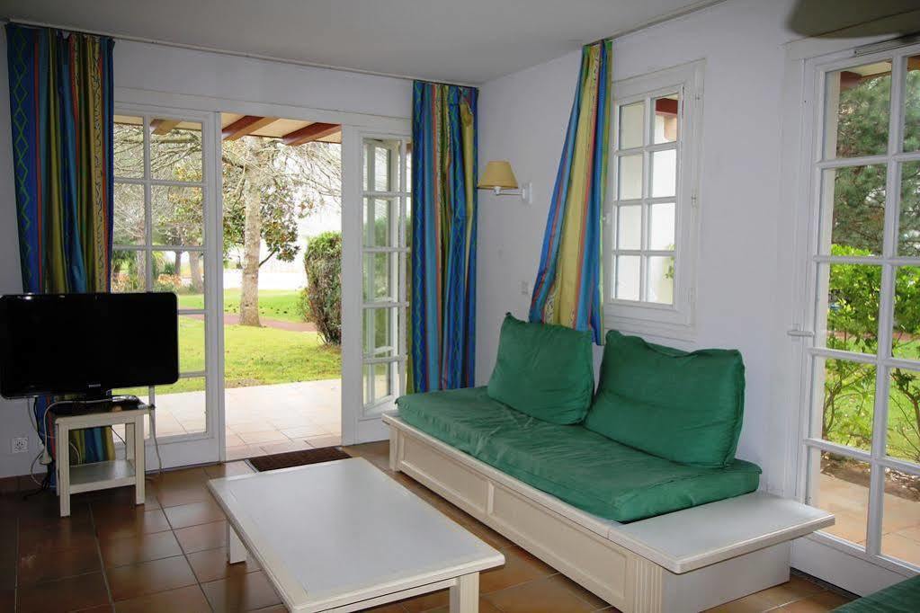 Residence Pierre & Vacances Le Domaine De Bordaberry ユリューニュ エクステリア 写真