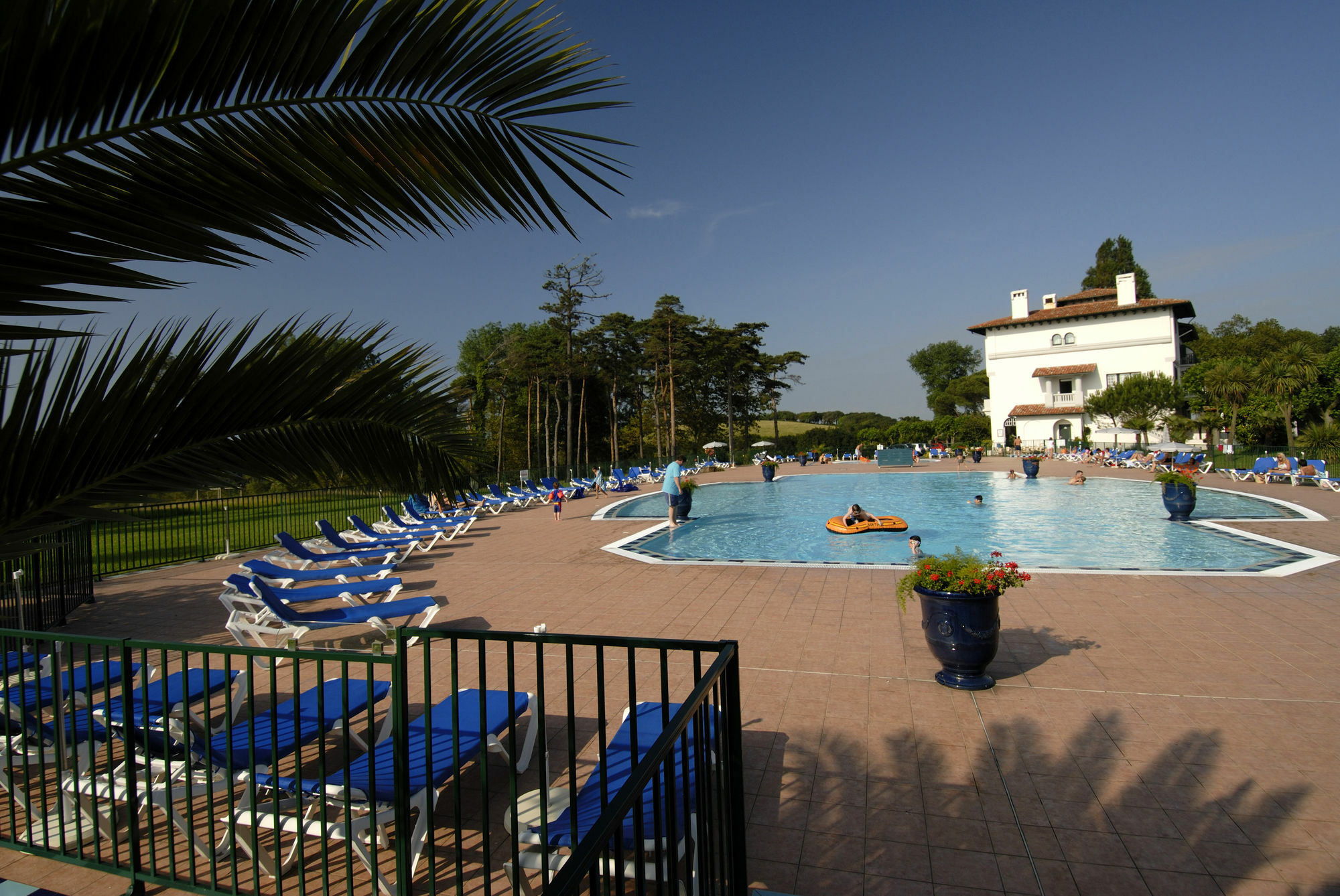 Residence Pierre & Vacances Le Domaine De Bordaberry ユリューニュ エクステリア 写真